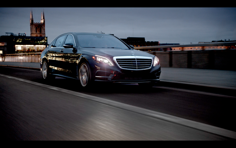 Illustration for article titled All-New Mercedes-Benz Flagship 2014 S-Class Makes Its In-Store And On-Screen Debut